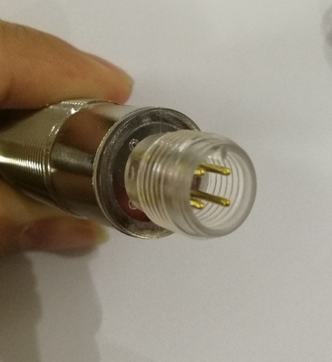 เซนเซอร์ตรวจจับโลหะ M18 โฟโตอิเล็กทริคเซนเซอร์ M12 ชนิดคอนเนคเตอร์ 2cm Sensing 3 Wires Switch
